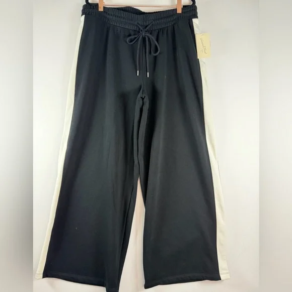 Universal Thread™ Women's Mid-Rise Straight Leg Pull-On Pants - Black L - Picture 6 of 11